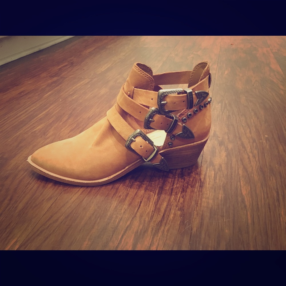 Dolce Vita buckle booties